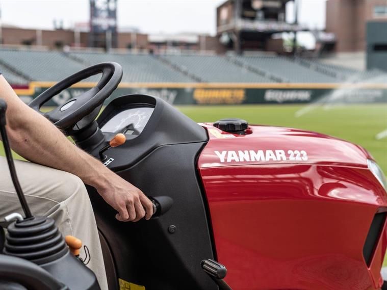 YANMAR TRACTOR SA223BI-L SA223 HST IND TIRES LDR:040749